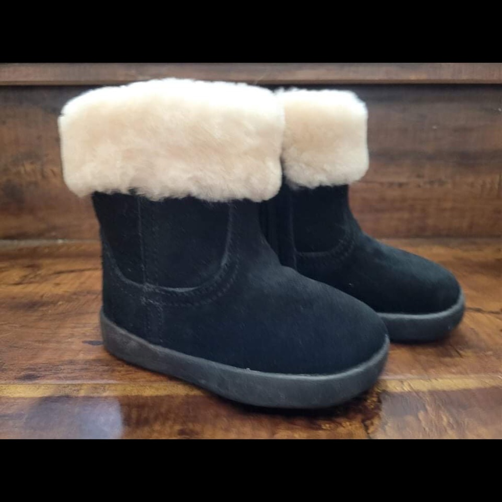 UGG Australia Toddler MALLYA Black boots size 0/1,2/3 available